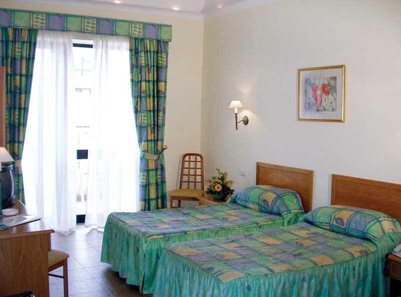 The Crown Hotel Buġibba Luaran gambar